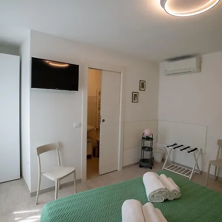 Δωμάτια σε οικογενειακή κατοικία Casa Lilly Κιότζα